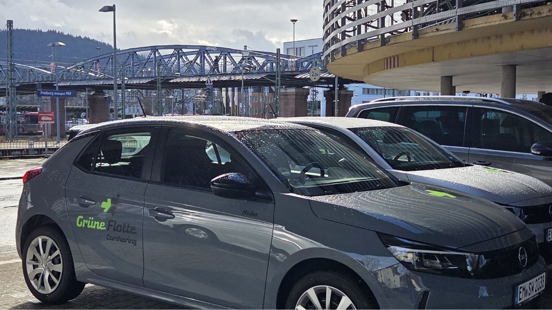 20 Carsharing-Fahrzeuge am Freiburger Hauptbahnhof